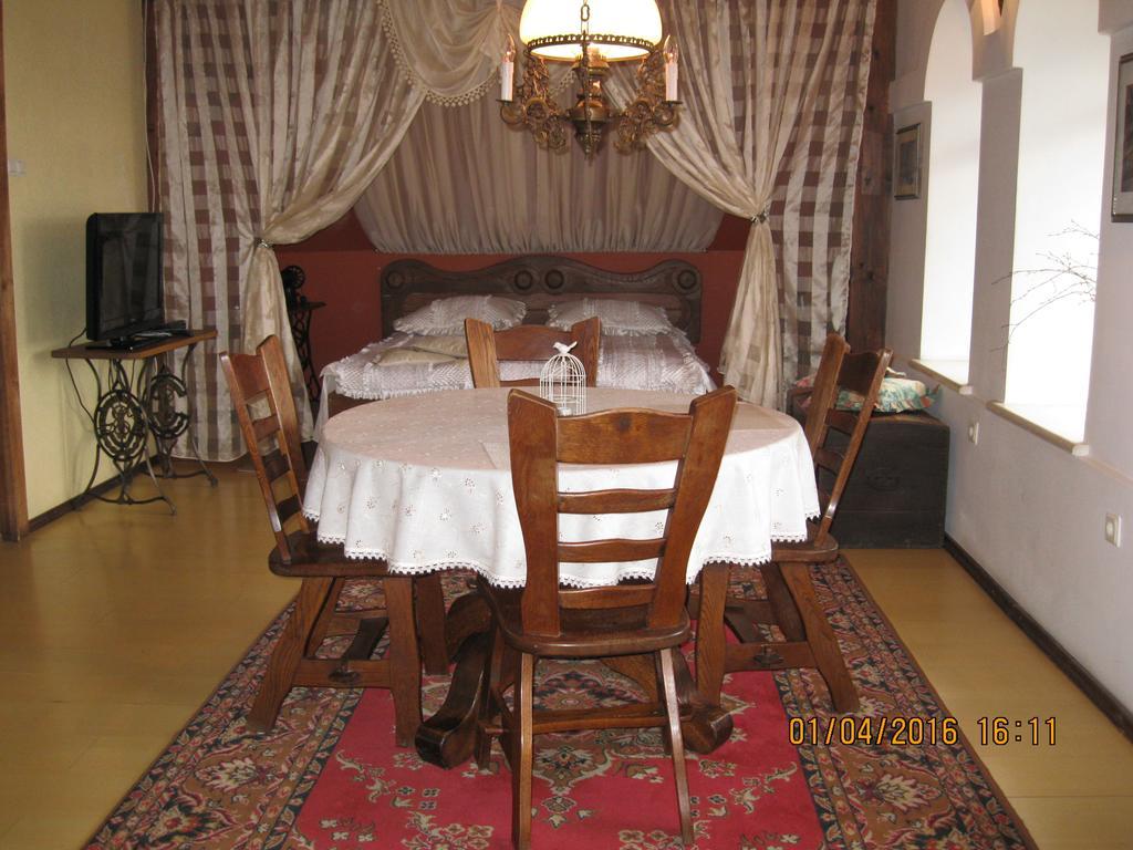 Pie Veca Kaleja Hotel Daugavpils Kültér fotó