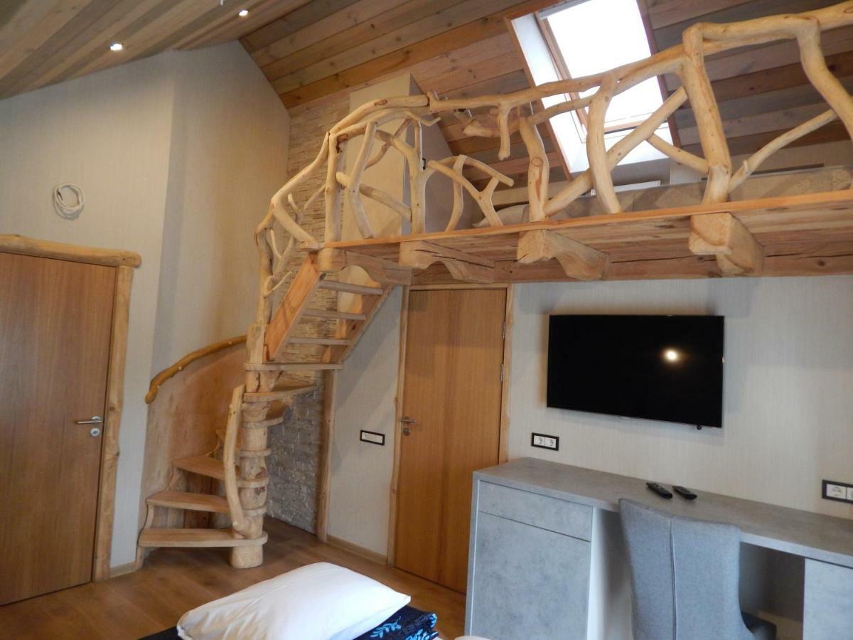Pie Veca Kaleja Hotel Daugavpils Kültér fotó